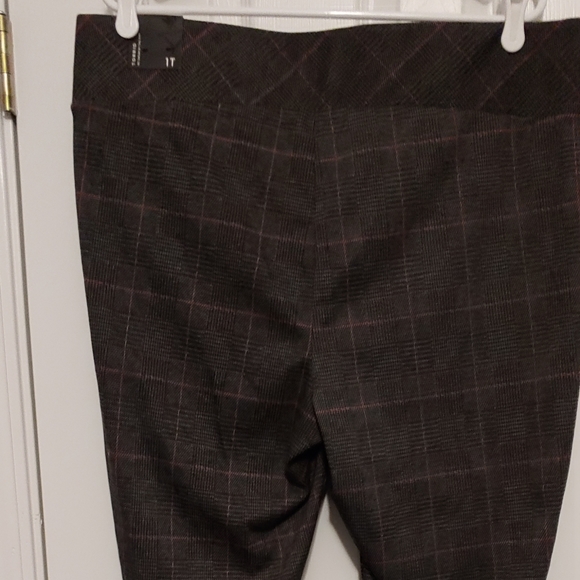 Pink plaid capris - Picture 3 of 4